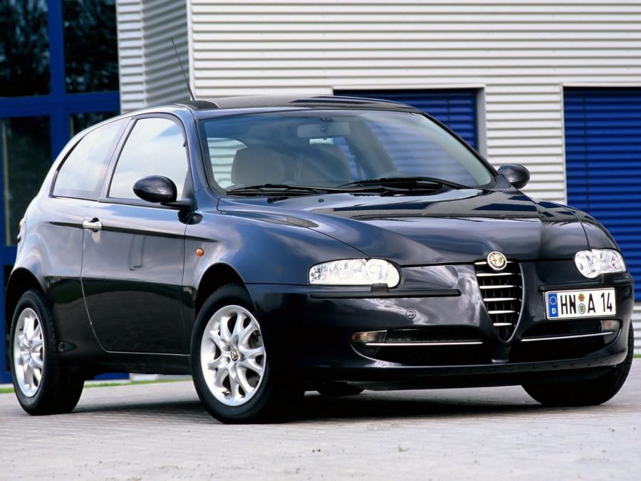  Alfa Romeo 147 3-Door (937A) 2000 года  (фото 4 из 43)